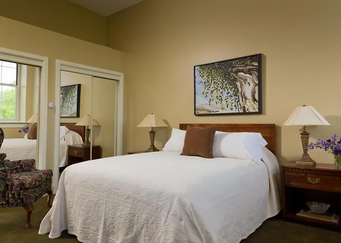 Ledges Hotel