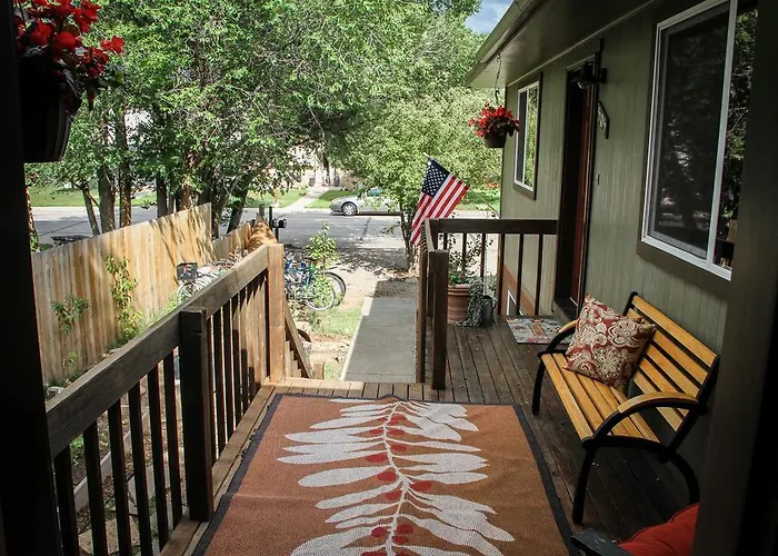 The 8Th Street Retreat