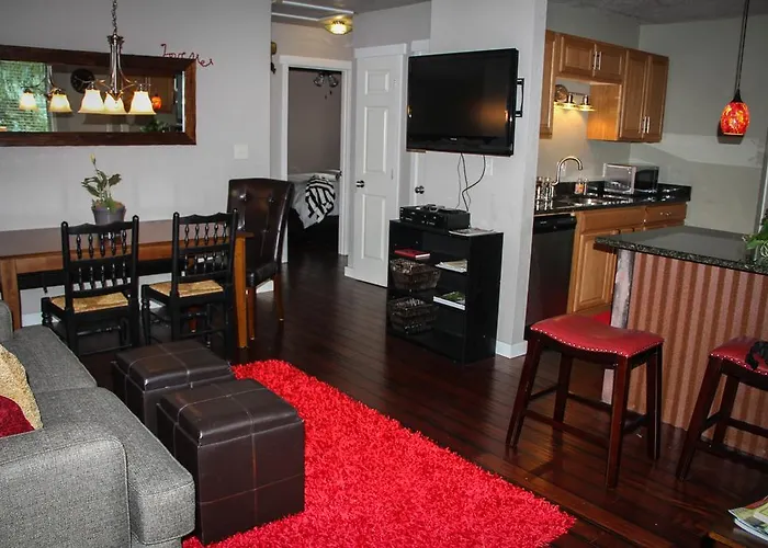 The 8Th Street Retreat