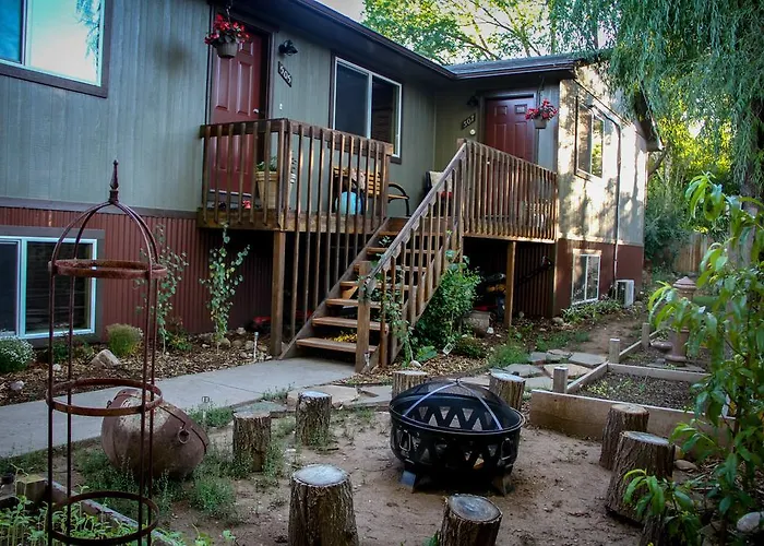 The 8Th Street Retreat
