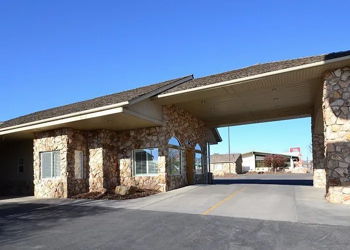 Econo Lodge Inn & Suites Vernal Near Dinosaur Monument