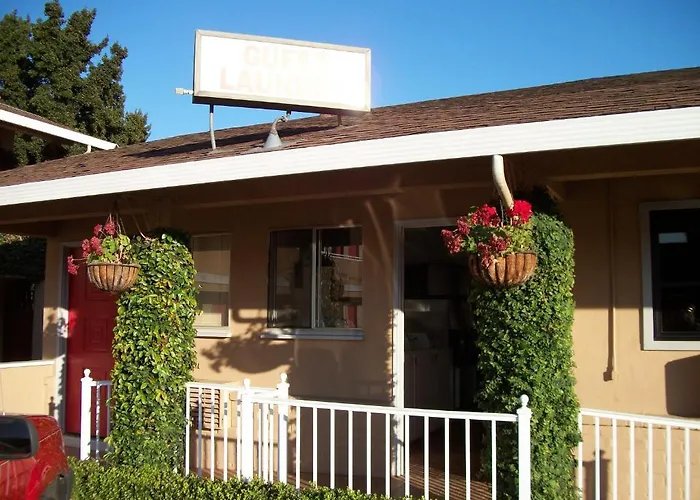 Camino Inn & Suites
