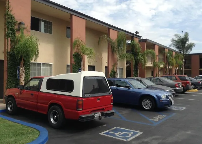 American Inn & Suites