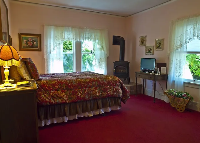 Shady Oaks Country Inn