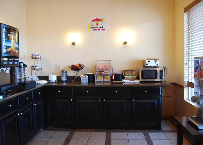 Super 8 By Wyndham Oklahoma City