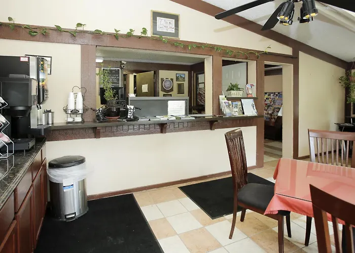 Knights Inn - Battle Creek