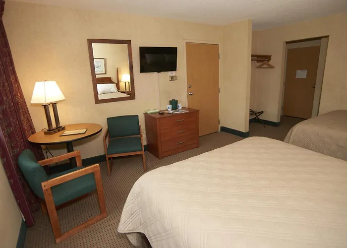 Commodores Inn