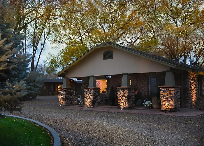 Primrose Inn And Suites