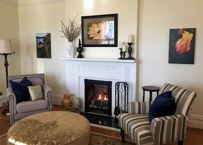 Oak Hill On Love Lane Bed And Breakfast Inn