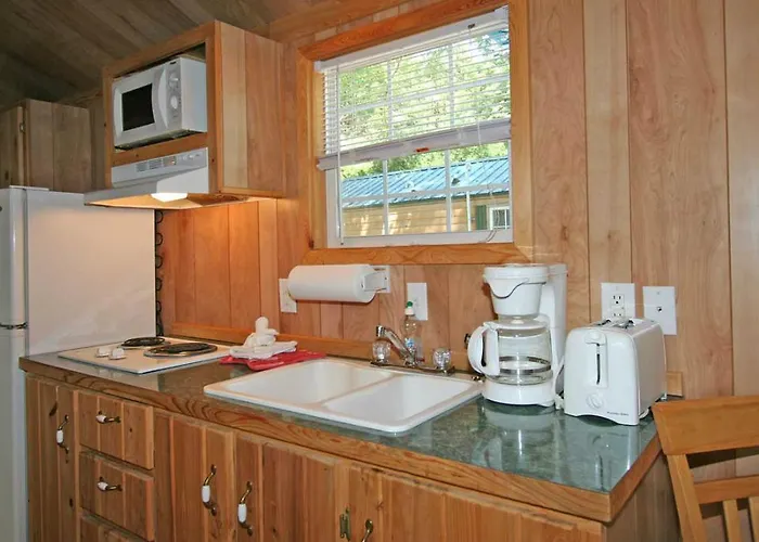 Robin Hill Camping Resort Premium Cottage 9