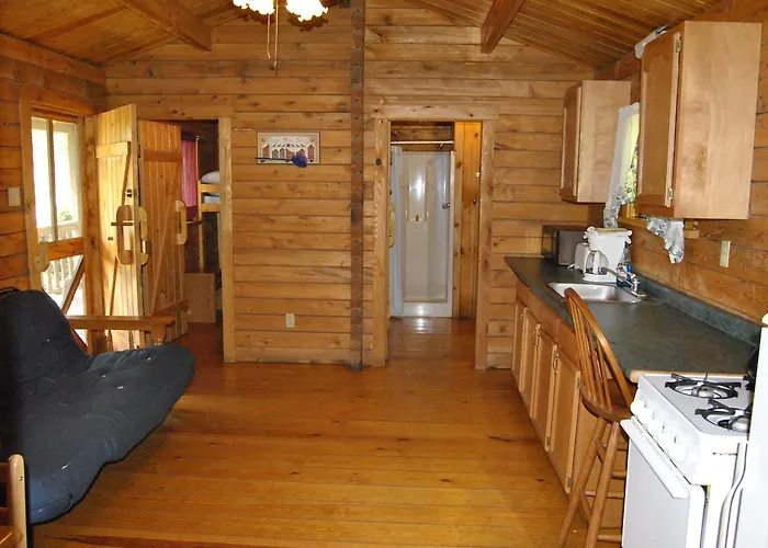 Robin Hill Camping Resort Two-Bedroom Cottage 6