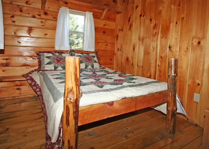 Robin Hill Camping Resort Deluxe Cottage 13