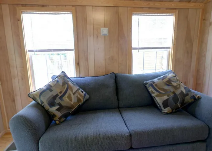 Robin Hill Camping Resort Premium Cottage 9