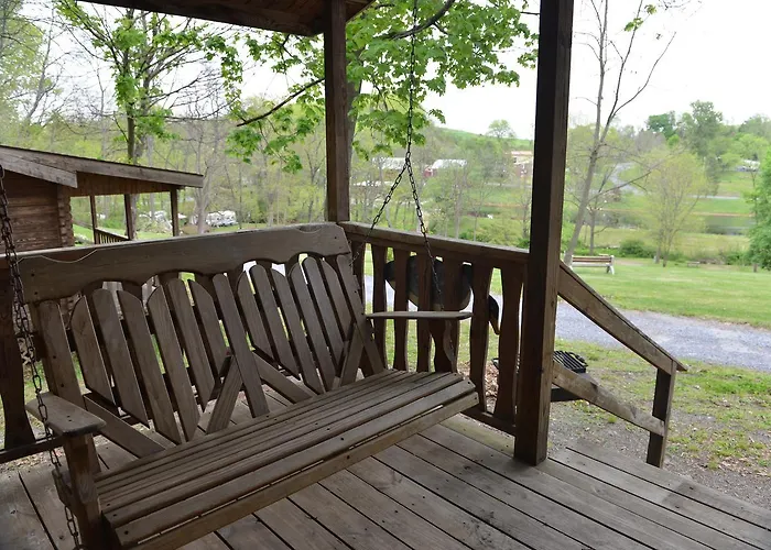 Robin Hill Camping Resort One-Bedroom Cottage 8