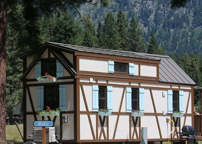 Leavenworth Camping Resort Tiny House Belle