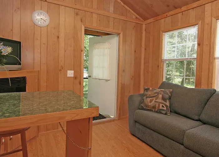 Robin Hill Camping Resort Premium Cottage 1