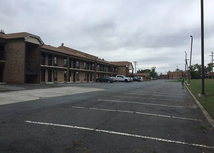 Days Inn By Wyndham King-Winston Salem Area