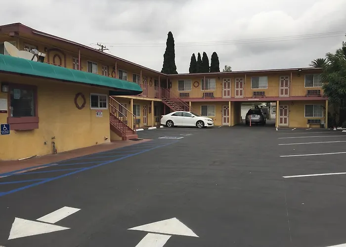 Super 7 Motel