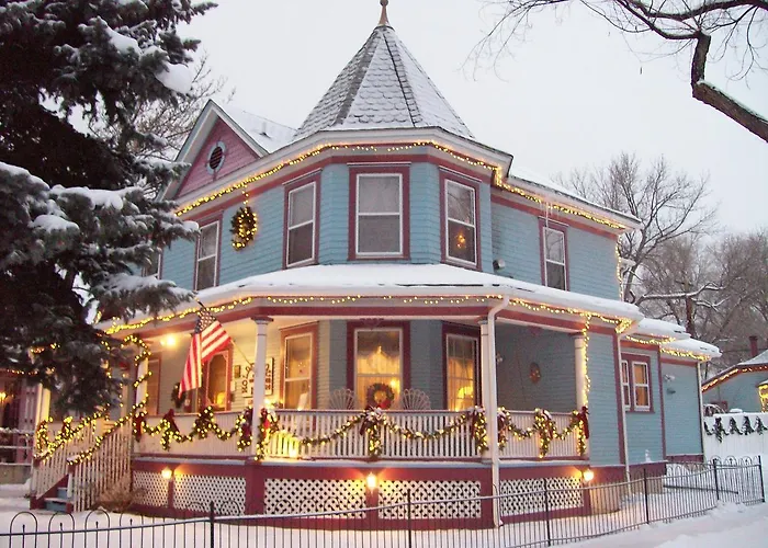 Holden House 1902 Bed & Breakfast Inn