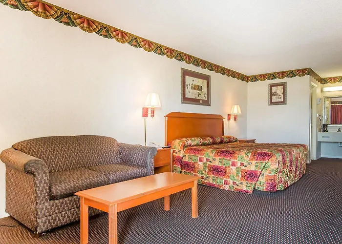 Rodeway Inn Montgomery