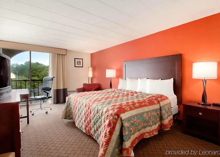 Pittsburgh Plaza Hotel
