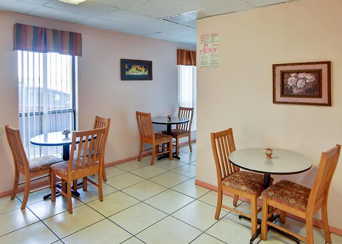 Econo Lodge Marshall