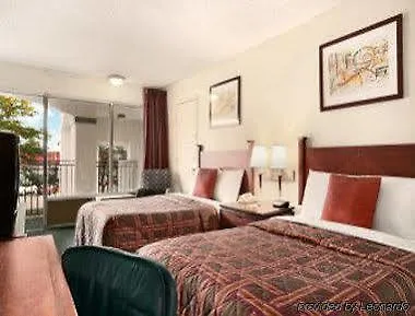Days Inn Elkhart