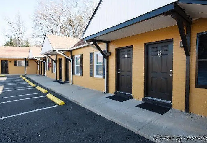 Red Carpet Inn, Alexandria