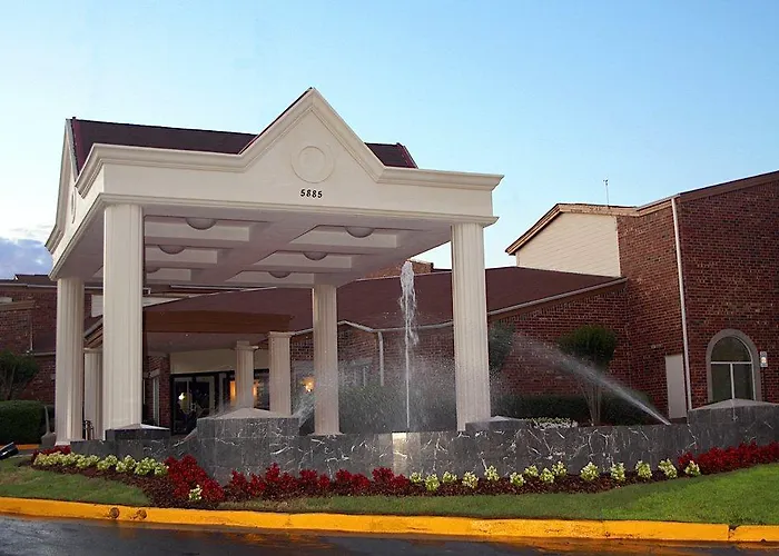 Congress Hotel & Suites