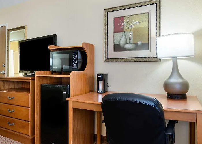 Super 8 By Wyndham Great Bend