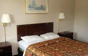 Budget Inn Mount Airy