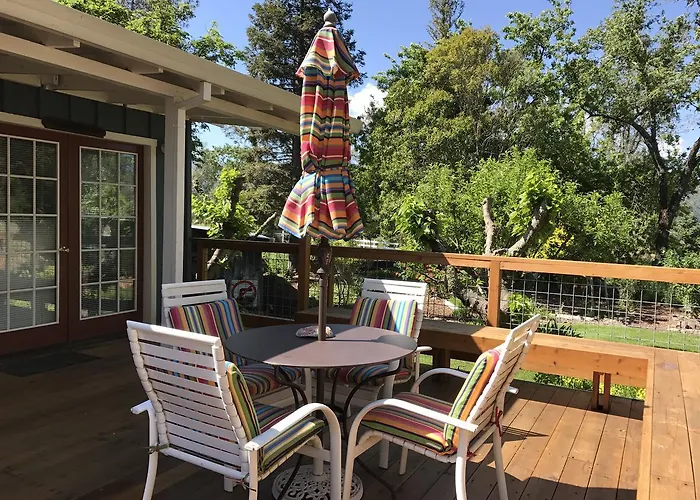 Trailside Inn Bed And Breakfast