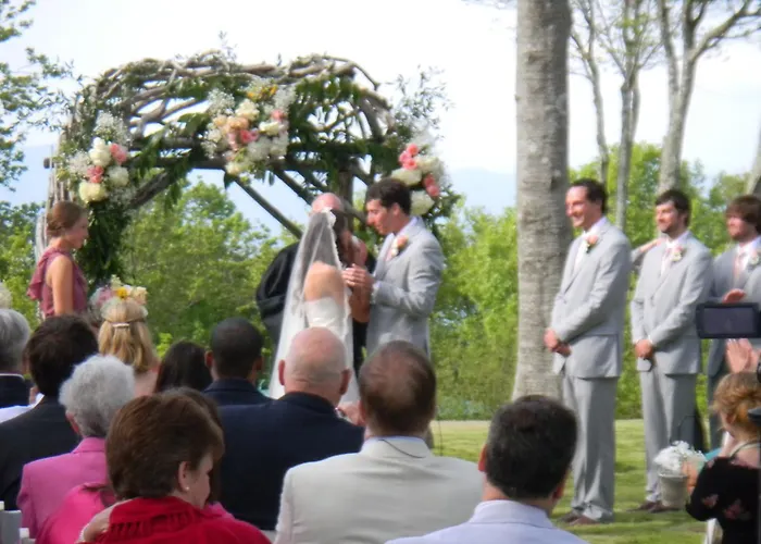Top Of The Beech Inn
