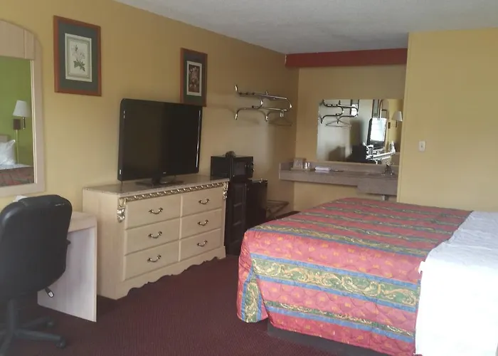 Economy Inn & Suites