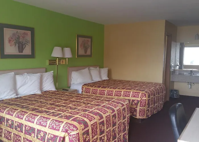 Economy Inn & Suites