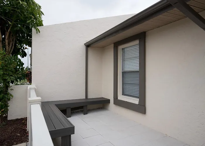 Oasis Villa Retreat Near Beaches & Img Academy, Mins To Downtown