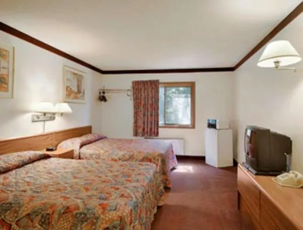 Becker Inn & Suites