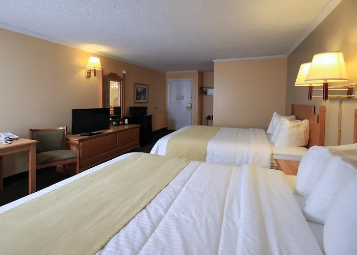 Yellowstone Pioneer Lodge