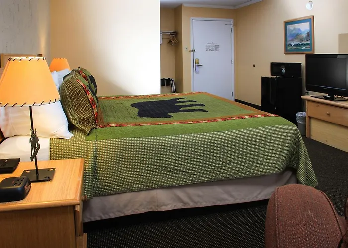 Yellowstone Pioneer Lodge