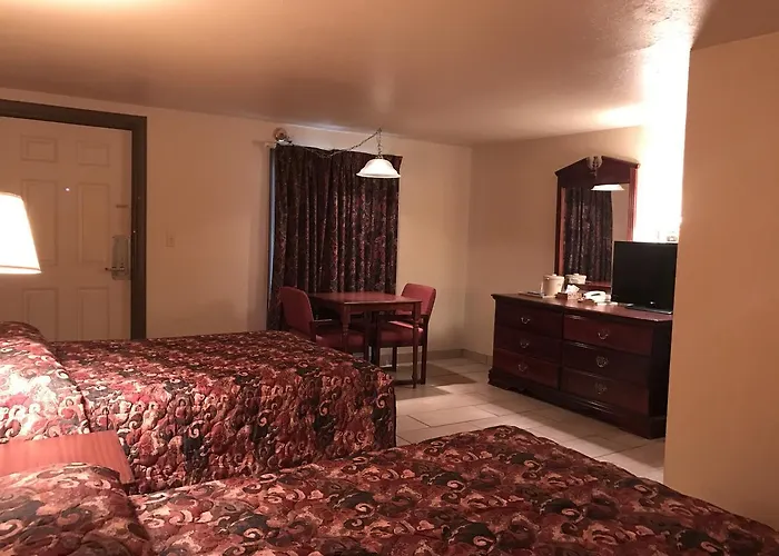 Hwy Express Inn & Suites