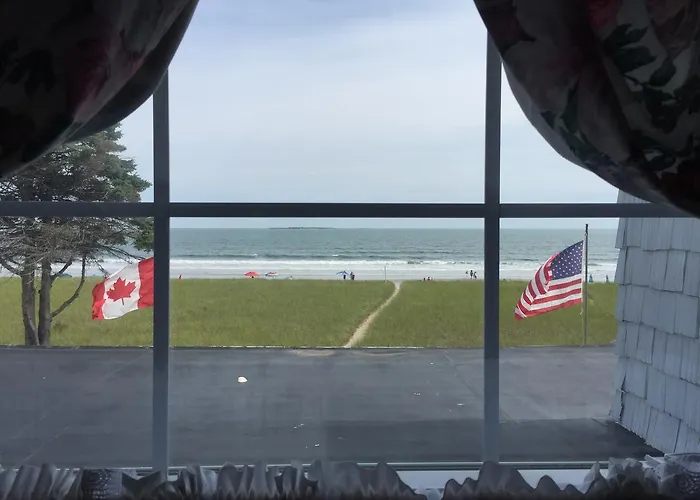 The Holiday House Inn & Motel