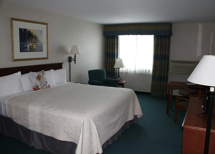 Baraga Lakeside Inn