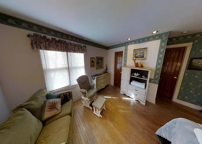 Dodgeton Creek Inn