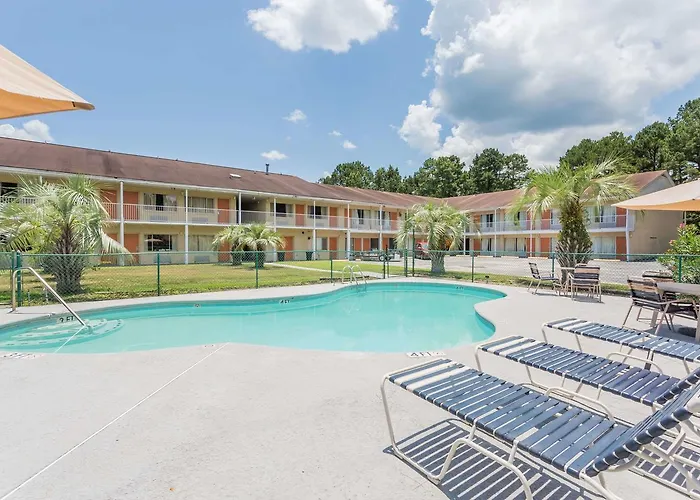 Bradbury Inn & Suites