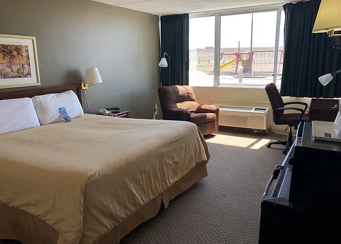 Norwood Inn & Suites Worthington
