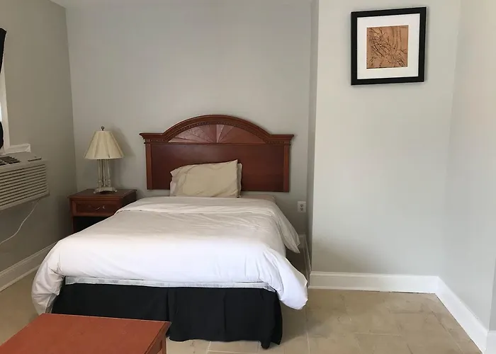 Red Carpet Inn, Alexandria