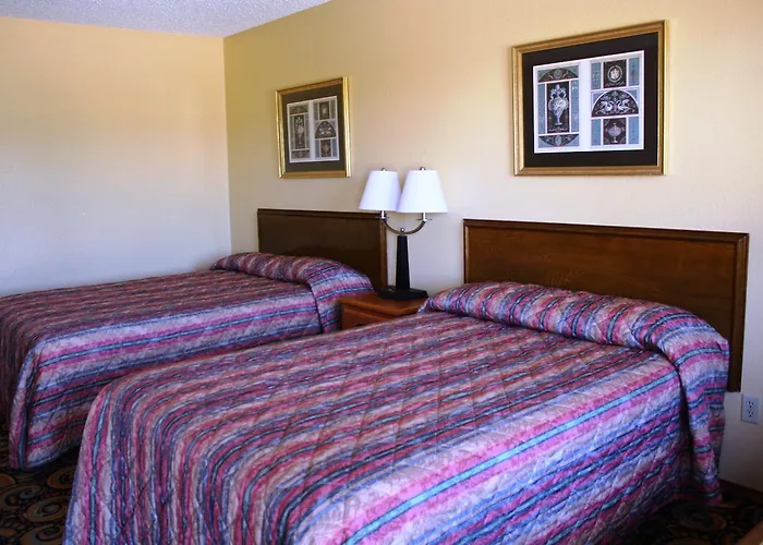 Lake Palestine Motor Inn