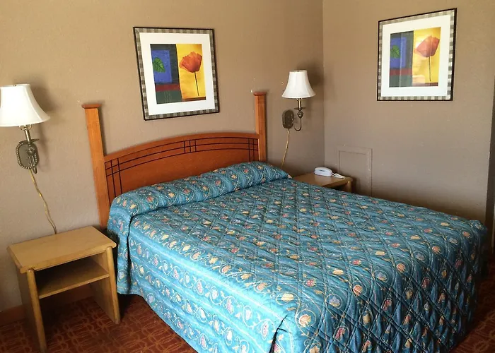 Lake Shore Motel