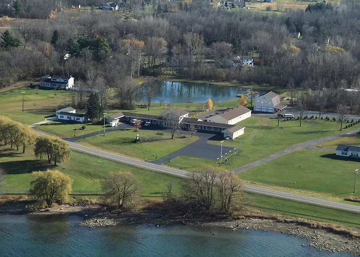 Lakeview Motel & Apartments