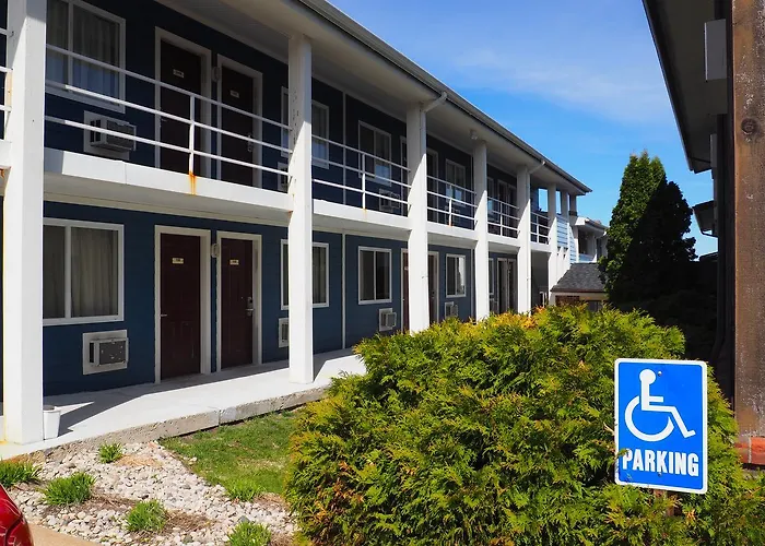 Americas Best Value Inn - Petoskey